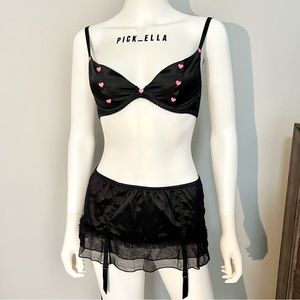 34B VS Victoria’s Secret Sexy little things Pink heart Bra & ruffle garter skirt